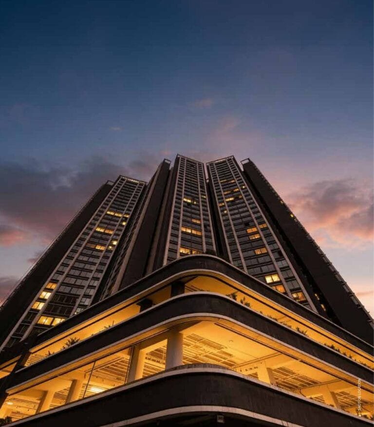 Dynamix Avanya towers in Dahisar East, actual photo at dusk