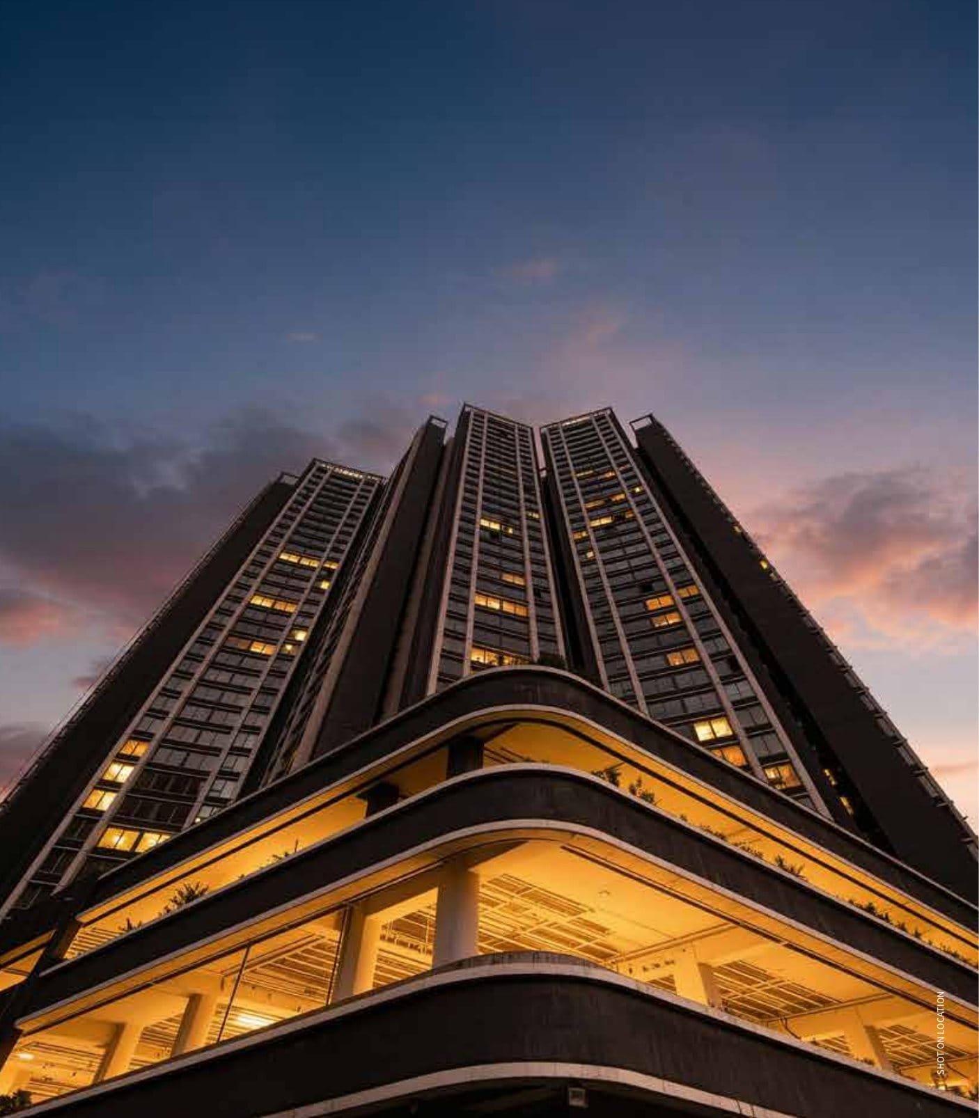 Dynamix Avanya towers in Dahisar East, actual photo at dusk