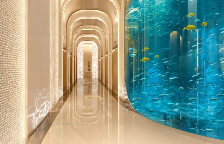 Breez by Danube aquarium corridor