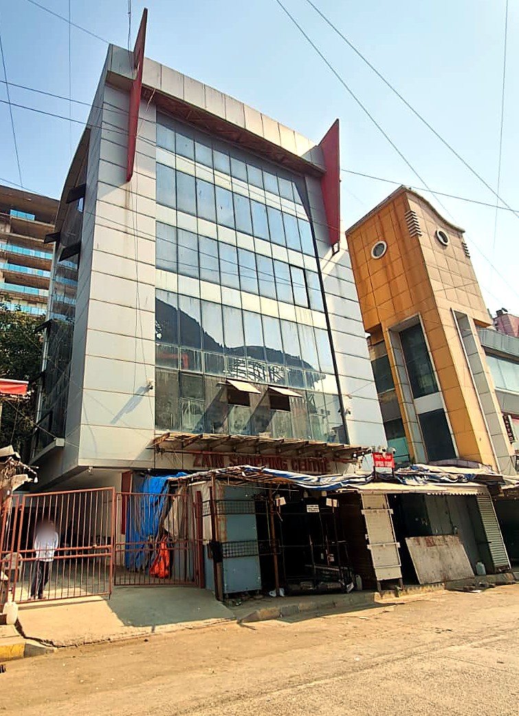 Shreeji Plaza, Linking Road, opp. Croma
